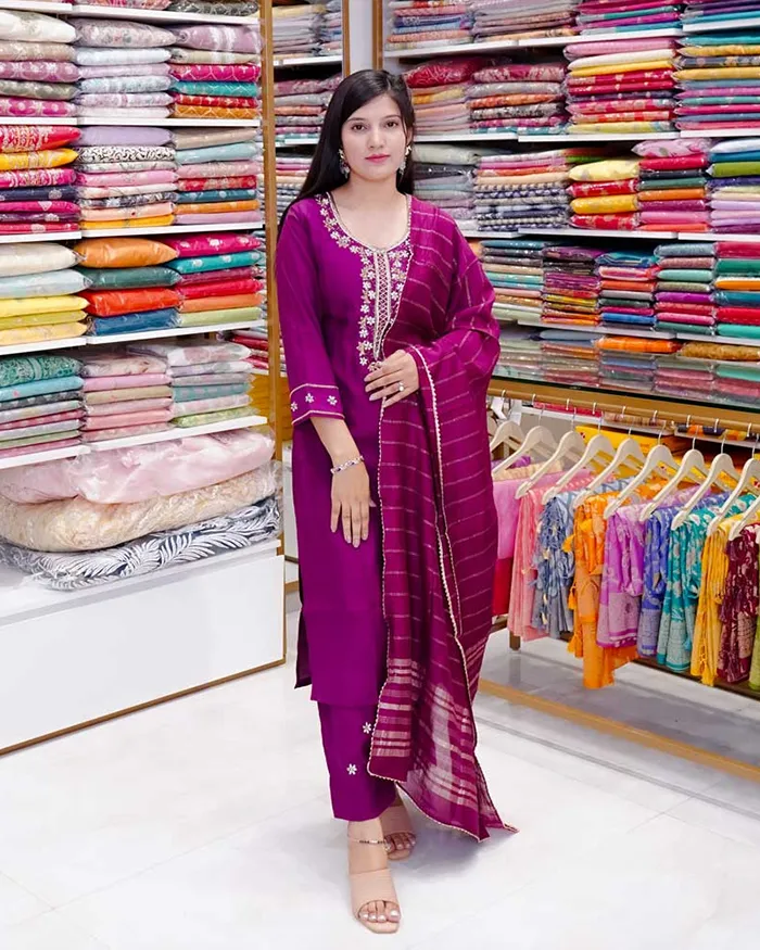 Crepe Suit Hand Work Neck Style