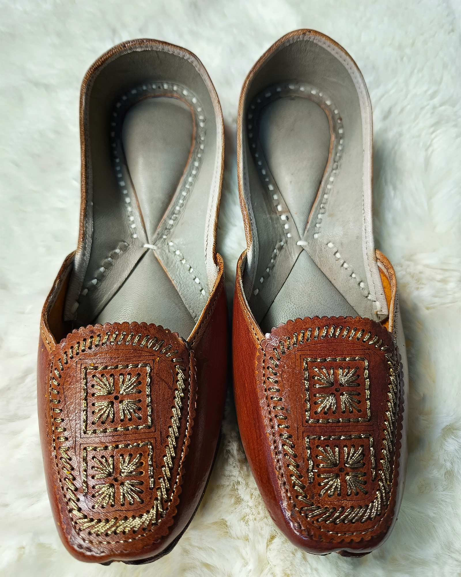 Brown Color Embraided jutis