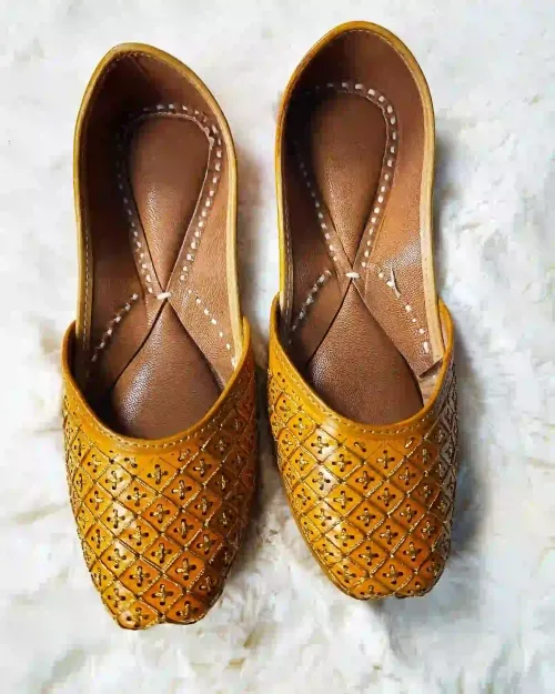 Fashionable Ladies Casual Jutis