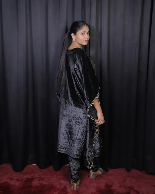 Black Zari Work Velvet Kaftan