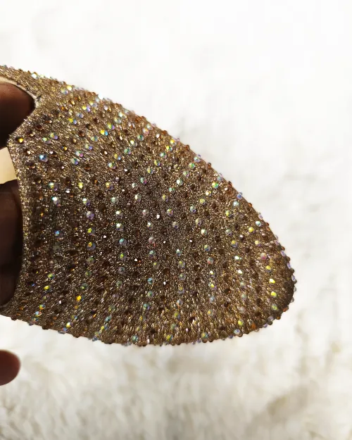 Golden Stone Work jutis