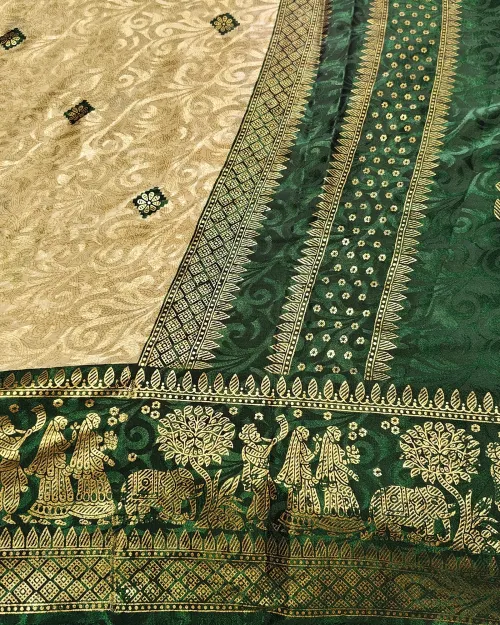 Cream Zari Work Crepe Silk Saree Border Style