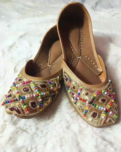 Brown Zari Work Casual Jutis