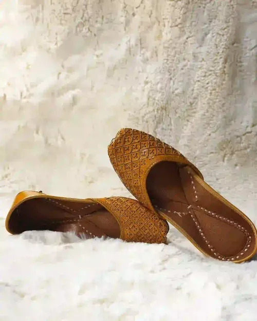 Fashionable Ladies Casual Jutis