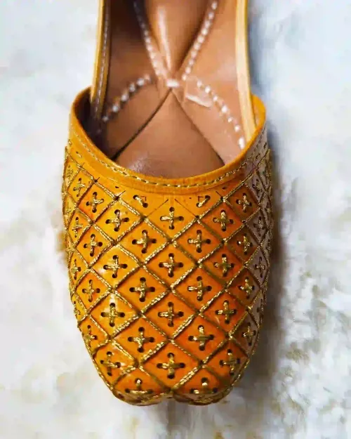 Fashionable Ladies Casual Jutis