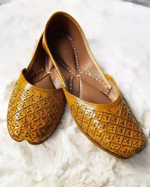 Fashionable Ladies Casual Jutis